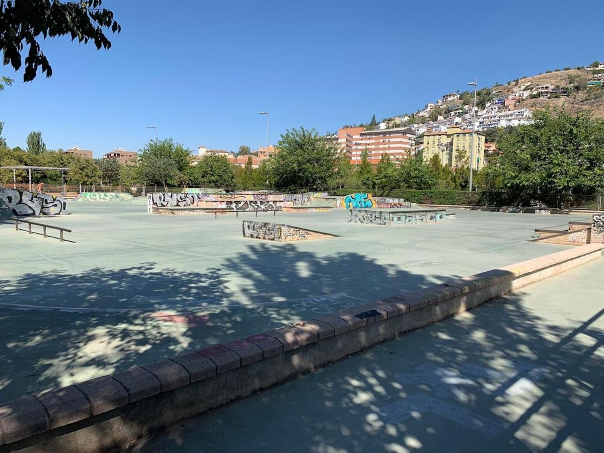 Apartamento En Granada Con Facil Aparcamiento En La Zona Kültér fotó